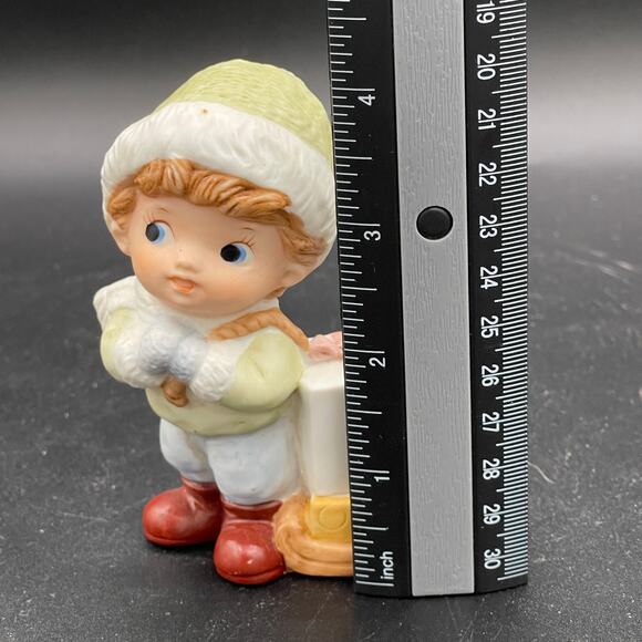 Vintage Porcelain Homco Christmas Boy With Sled & Presents Figurine #5556 - Picture 6 of 7